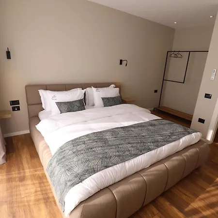 Hotel Dallga *